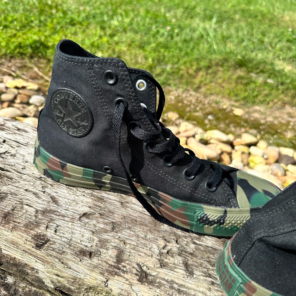 Converse - Picture 1 of 5